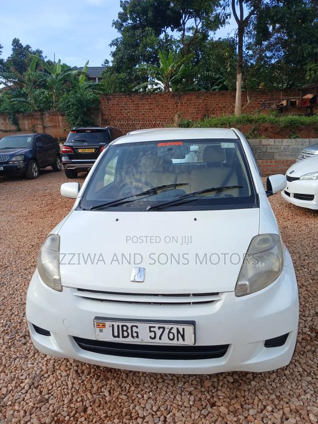 Toyota Passo 1.0 FWD 2009 White