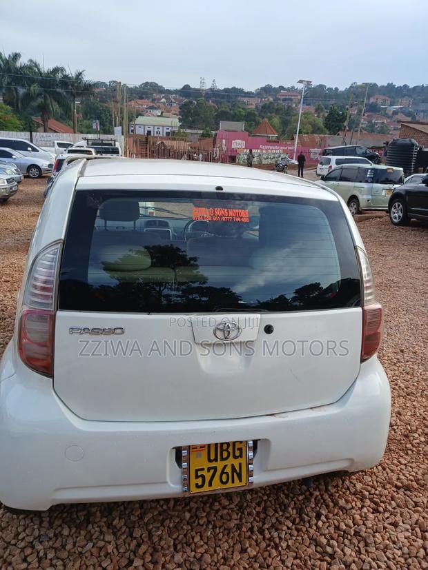 Toyota Passo 1.0 FWD 2009 White