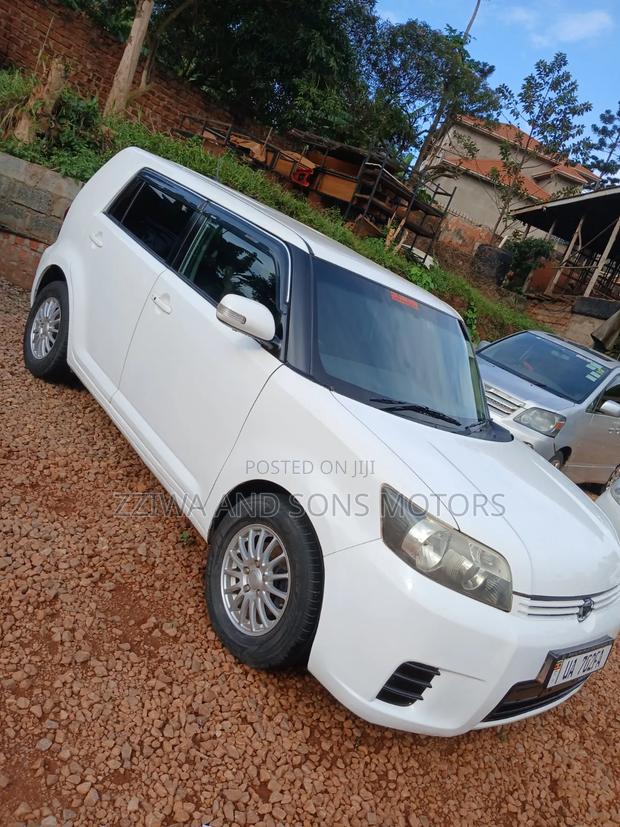 Toyota Corolla Rumion Hatchback 1.8 AWD 2009 White