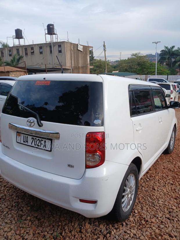 Toyota Corolla Rumion Hatchback 1.8 AWD 2009 White