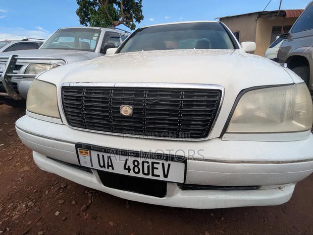 Toyota Crown 2001 White