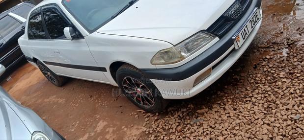 Toyota Carina 2000 White