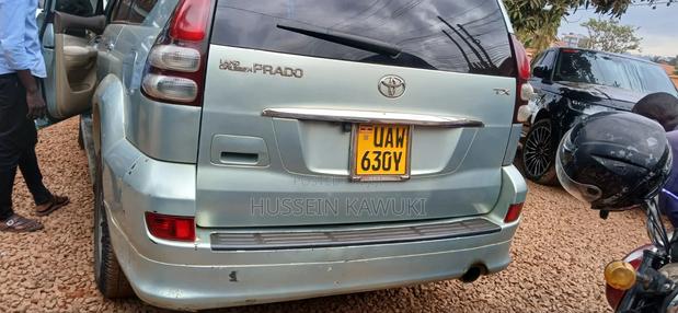 Toyota Land Cruiser Prado 2005 Blue