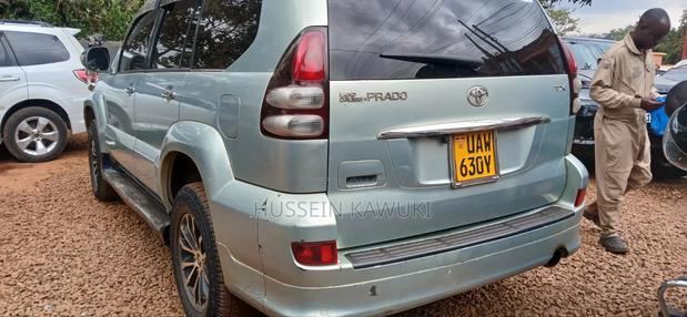 Toyota Land Cruiser Prado 2005 Blue