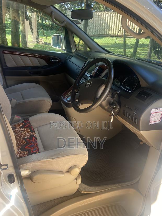 Toyota Alphard 2.4 Petrol AWD 2007 White