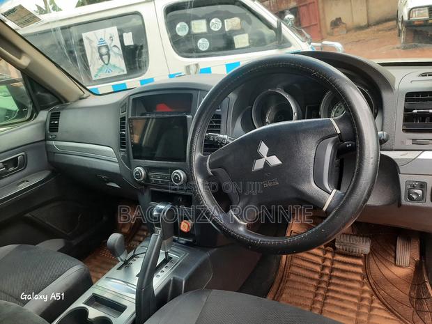 Mitsubishi Pajero 3.0 2010 White