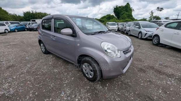 Toyota Passo 2012