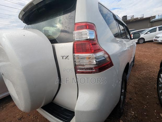 Toyota Land Cruiser Prado 2010 White