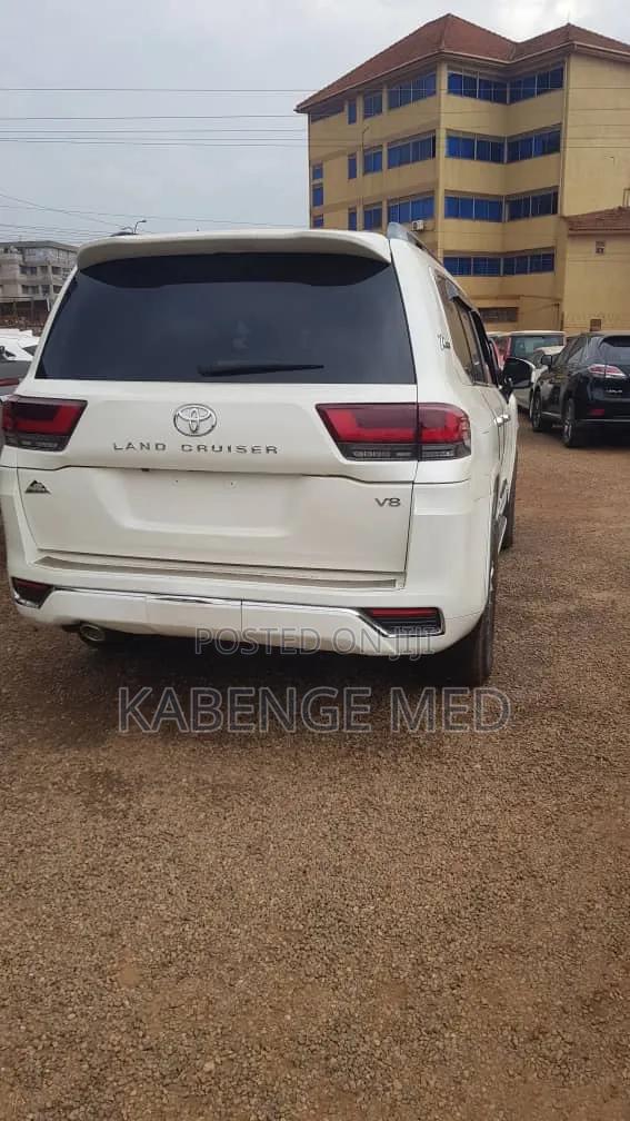 Toyota Land Cruiser 2023 White