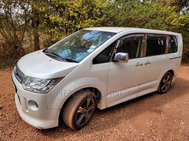 Mitsubishi Delica D:5 2011 Pearl