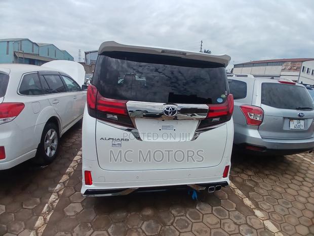 Toyota Alphard 2.5 Petrol AWD 2020 White