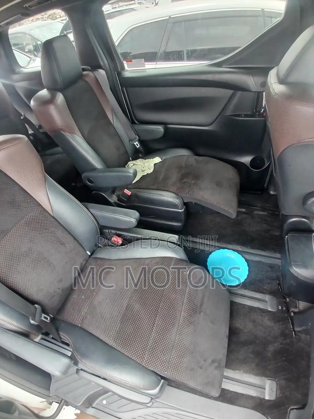 Toyota Alphard 2.5 Petrol AWD 2020 White