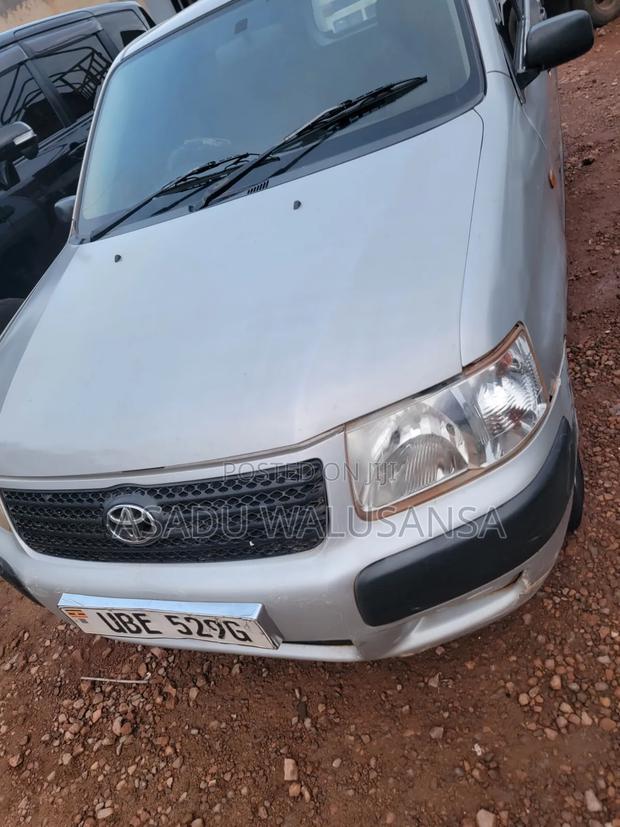 Toyota Probox 2004 Silver