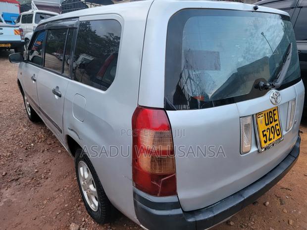 Toyota Probox 2004 Silver