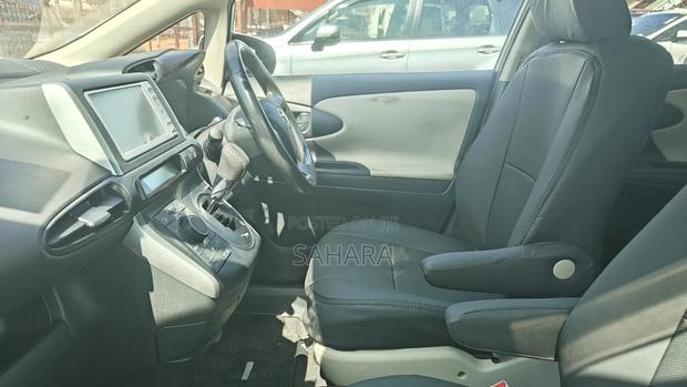 Toyota Wish 2011 White