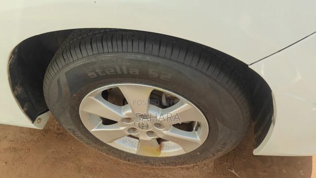 Toyota Alphard 2012 White