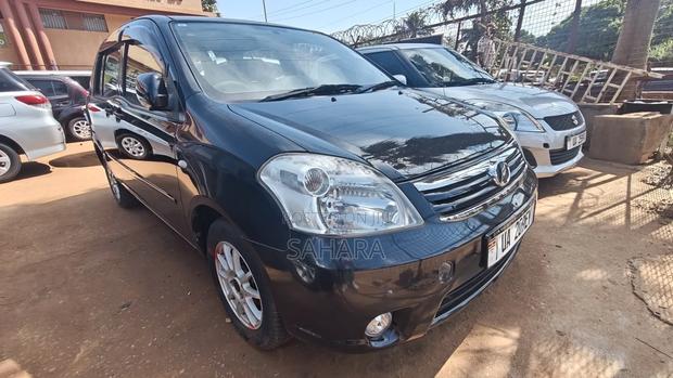 Toyota Raum 2011 Black