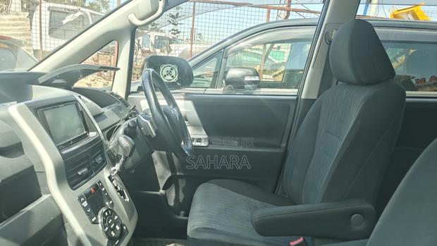 Toyota Noah 2011 Gray