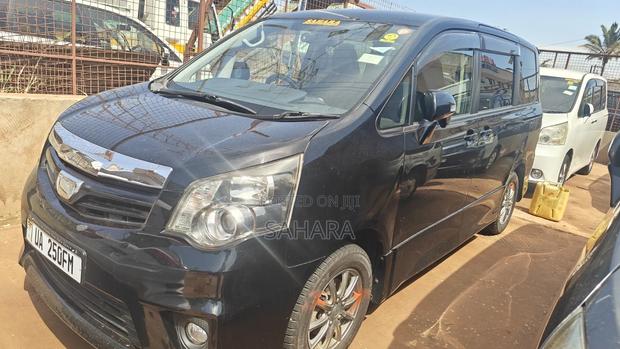 Toyota Noah 2011 Black