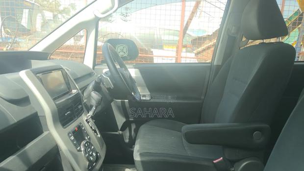 Toyota Noah 2011 Black