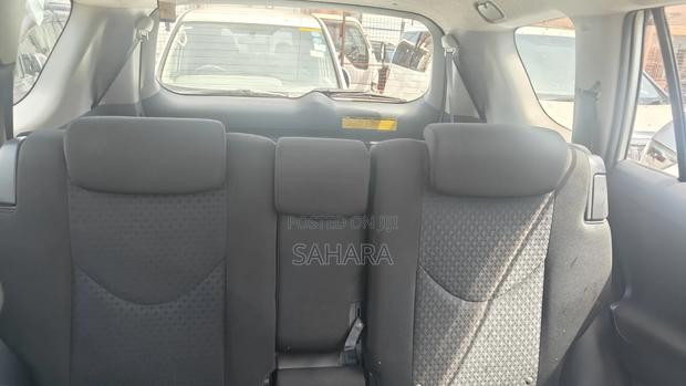 Toyota Vanguard 2012 White