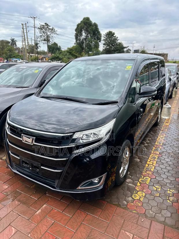 Toyota Noah 2.0 AWD (8 Seater) 2018 Black