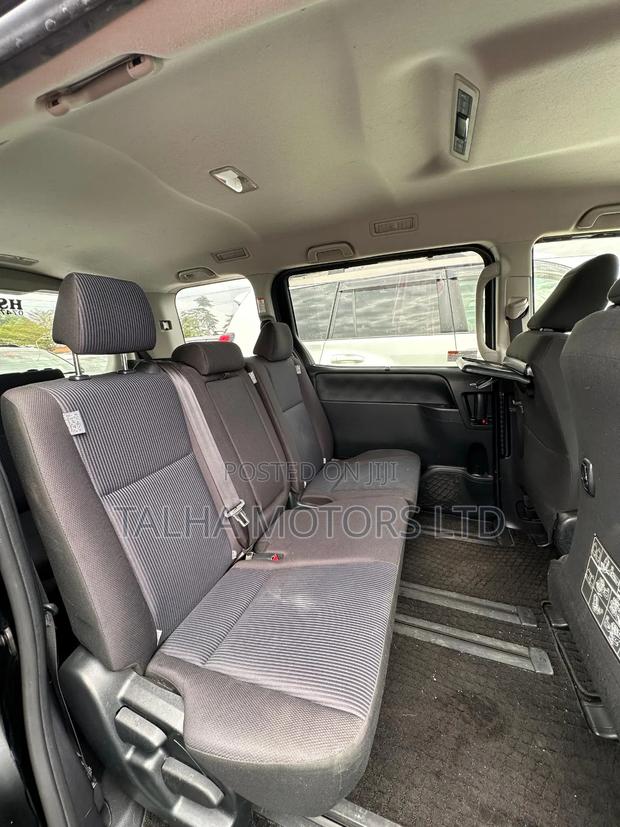 Toyota Noah 2.0 AWD (8 Seater) 2018 Black