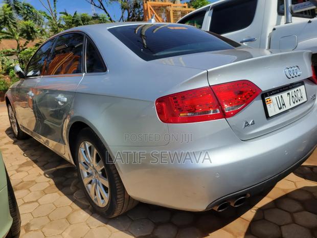 Audi A4 2.0T Premium 2011 Silver