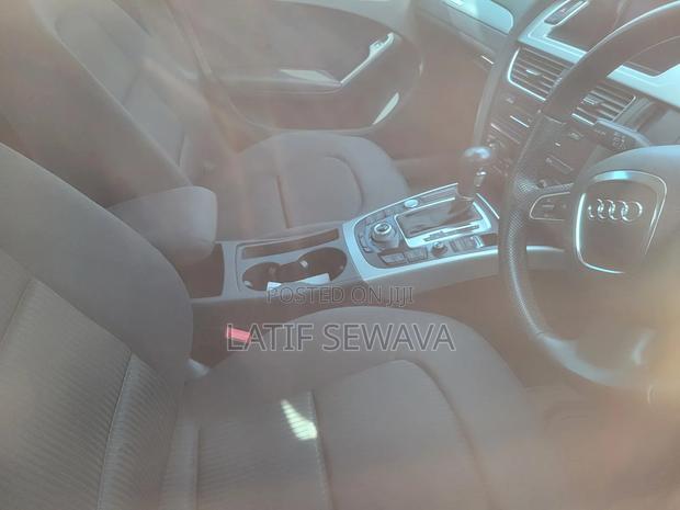 Audi A4 2.0T Premium 2011 Silver