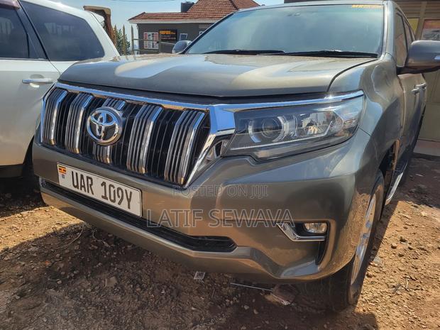 Toyota Land Cruiser Prado 3.0 D-4D (190 Hp) 7 seats 2016 Gray