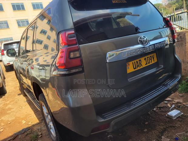 Toyota Land Cruiser Prado 3.0 D-4D (190 Hp) 7 seats 2016 Gray