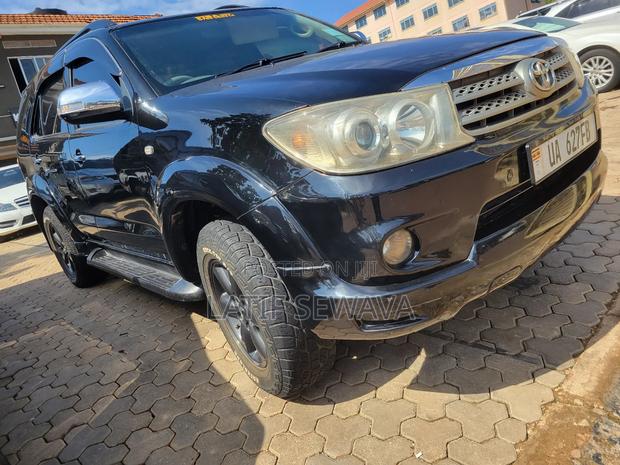 Toyota Fortuner 2.7 RWD 2008 Black