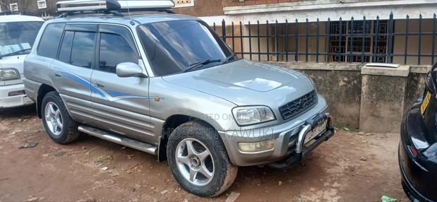 Toyota RAV4 Automatic 2000 Silver
