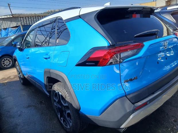Toyota RAV4 Adventure AWD 2020 Blue