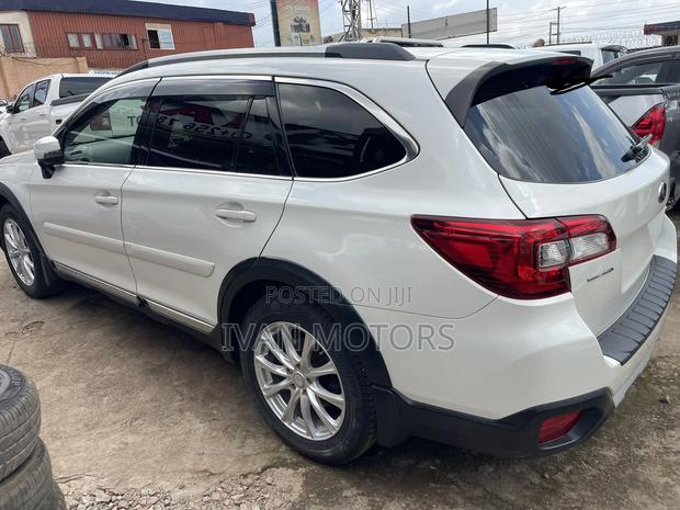 Subaru Outback 2017 White