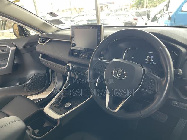 Toyota RAV4 2020 White