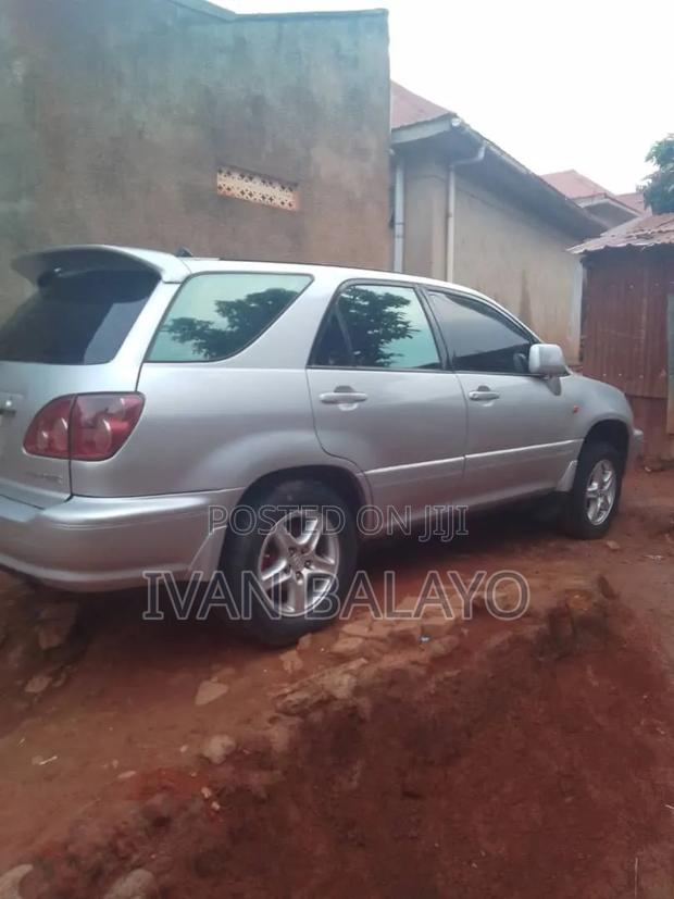 Toyota Harrier 2000 Gray