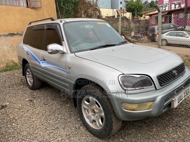 Toyota RAV4 2005 White