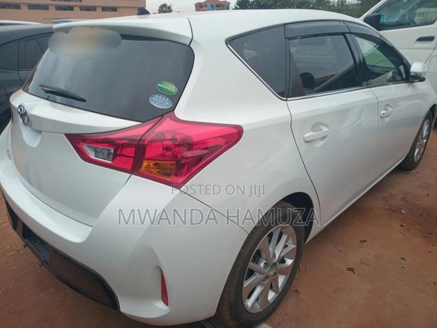 Toyota Auris 2013 White