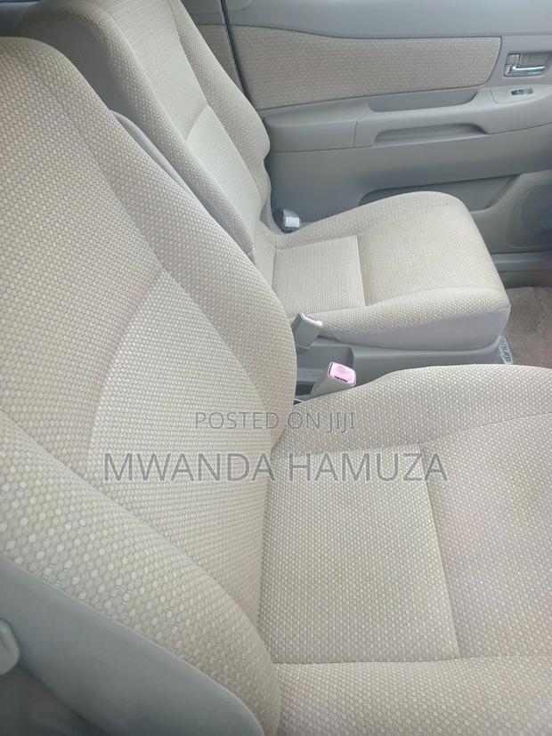 Toyota Raum 2011 Silver