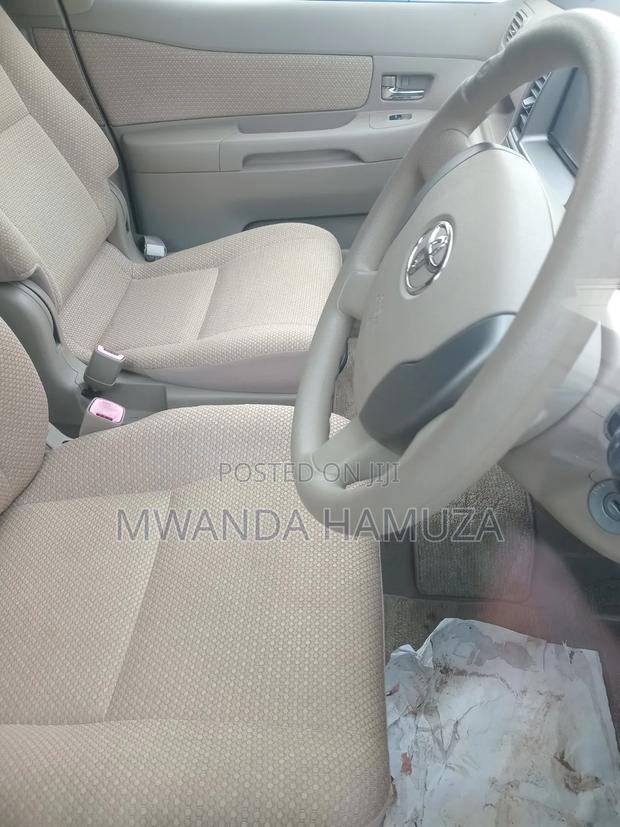 Toyota Raum 2011 Silver