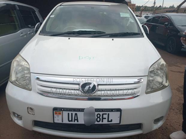 Toyota Raum 2011 White