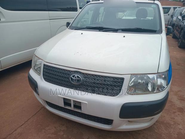 Toyota Succeed SV Premium 2014 White