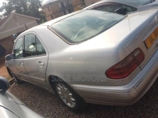 Mercedes-Benz 200E 2002 Silver
