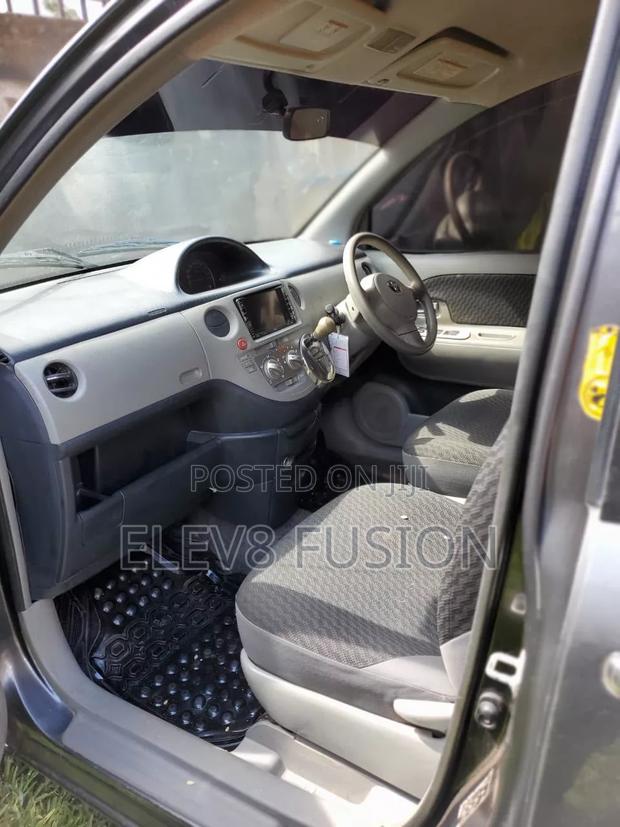 Toyota Sienta 2009 Black