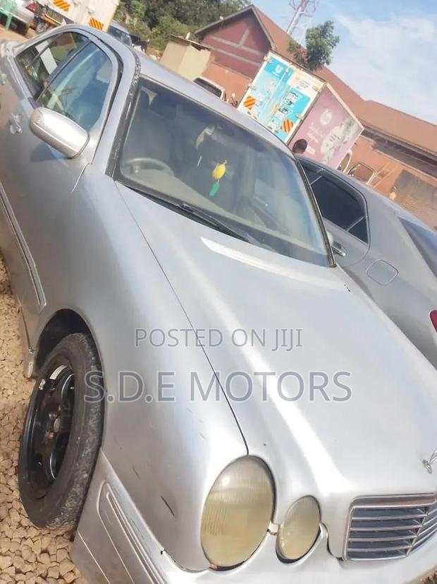 Mercedes-Benz 200E 2002 Silver