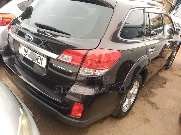 Subaru Outback 2.5i Premium CVT 2012 Brown