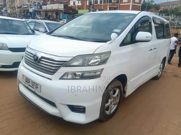 Toyota Vellfire 2018 White