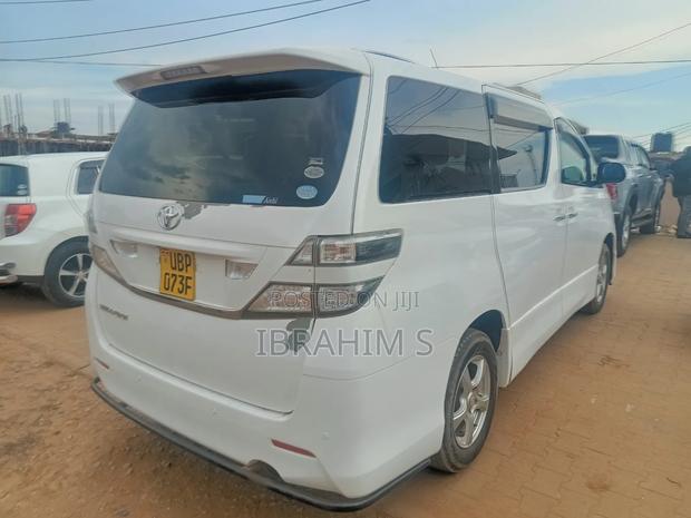 Toyota Vellfire 2018 White