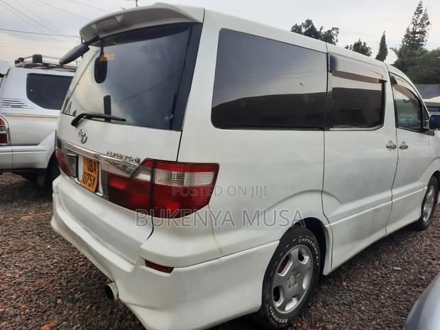 Toyota Alphard 2004 White